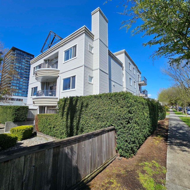 Photo 2 at 102 - 1445 W 70th Avenue, Marpole, Vancouver West