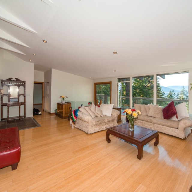 Photo 4 at 170 Highview Place, Lions Bay, West Vancouver