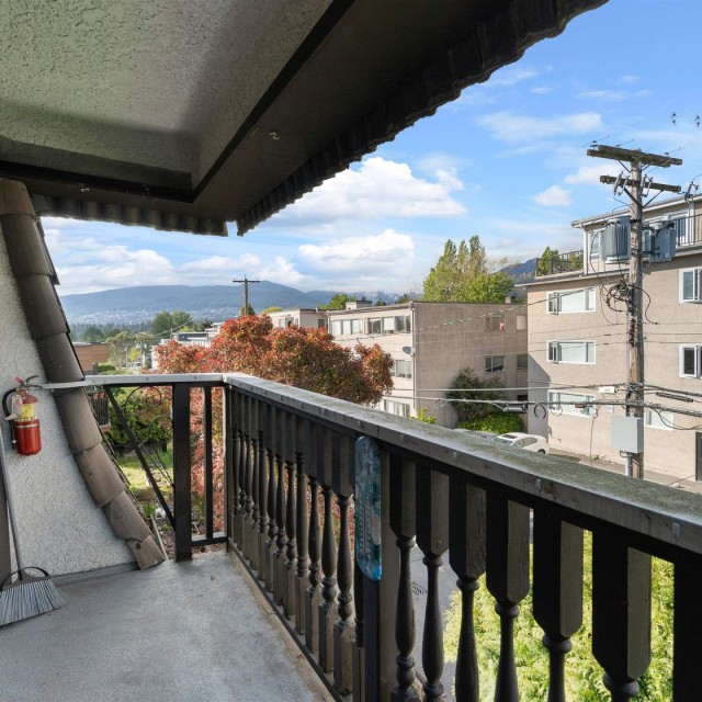 Photo 4 at 312 - 310 W 3rd Street, Lower Lonsdale, North Vancouver