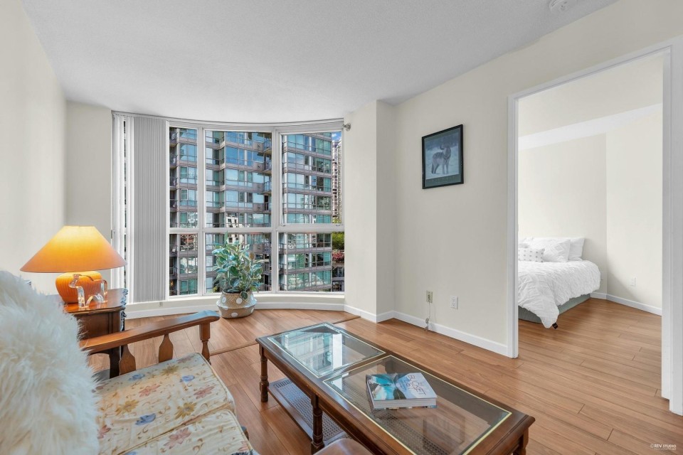 Photo 3 at 807 - 555 Jervis Street, Coal Harbour, Vancouver West