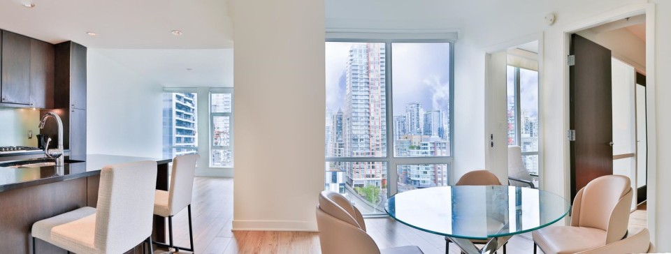 Photo 11 at 1402 - 1455 Howe Street, Yaletown, Vancouver West