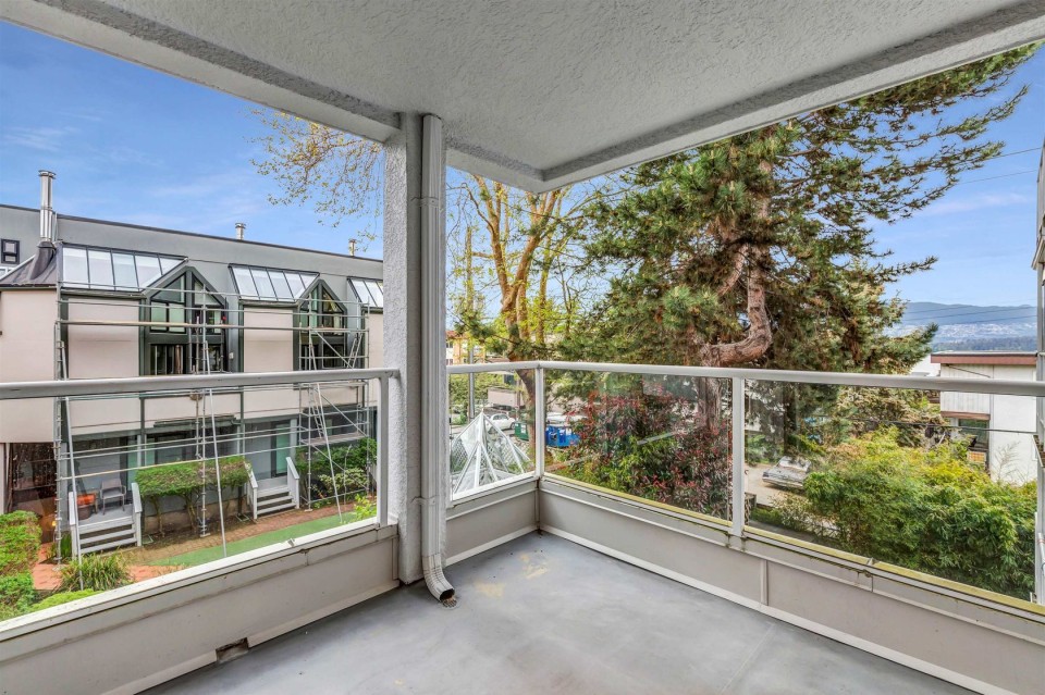 Photo 13 at 314 - 2175 W 3rd Avenue, Kitsilano, Vancouver West