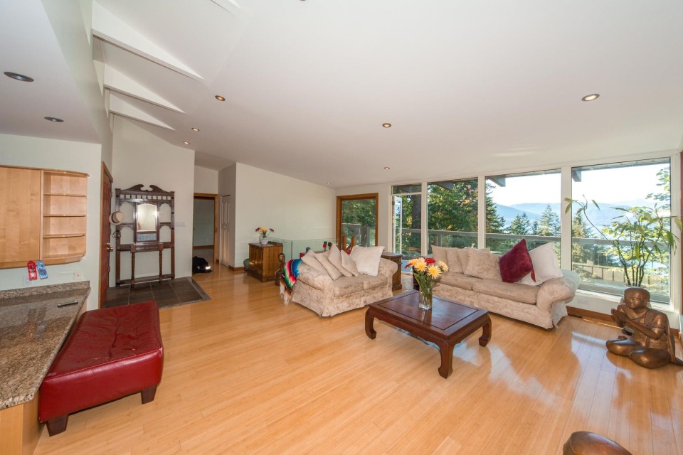 Photo 4 at 170 Highview Place, Lions Bay, West Vancouver