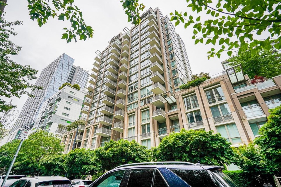 Photo 3 at 210 - 1055 Richards Street, Downtown VW, Vancouver West