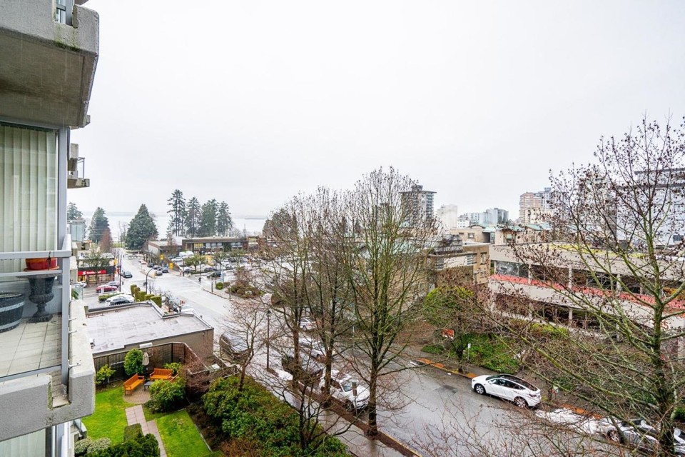 Photo 30 at 503 - 588 16th Street, Ambleside, West Vancouver