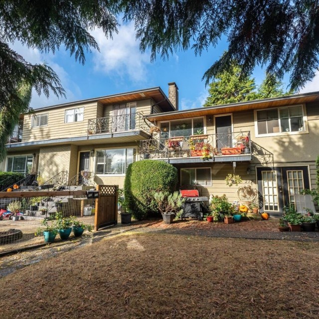 Photo 8 at 205 - 217 St. Davids Avenue, Lower Lonsdale, North Vancouver