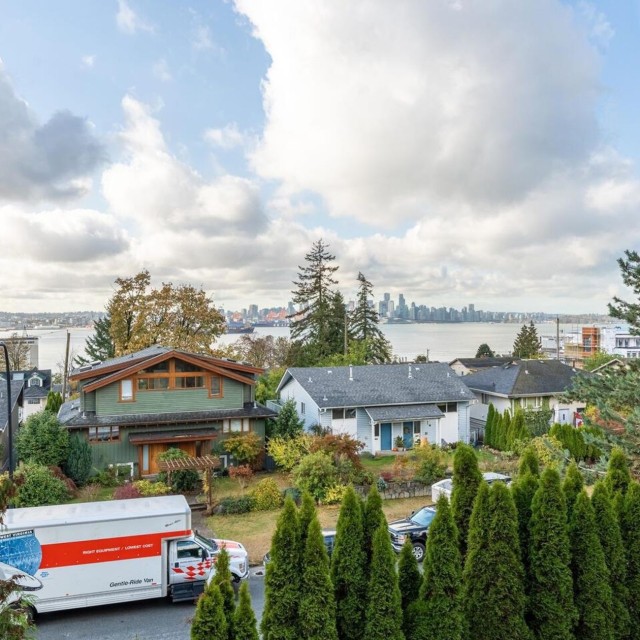 Photo 16 at 205 - 217 St. Davids Avenue, Lower Lonsdale, North Vancouver