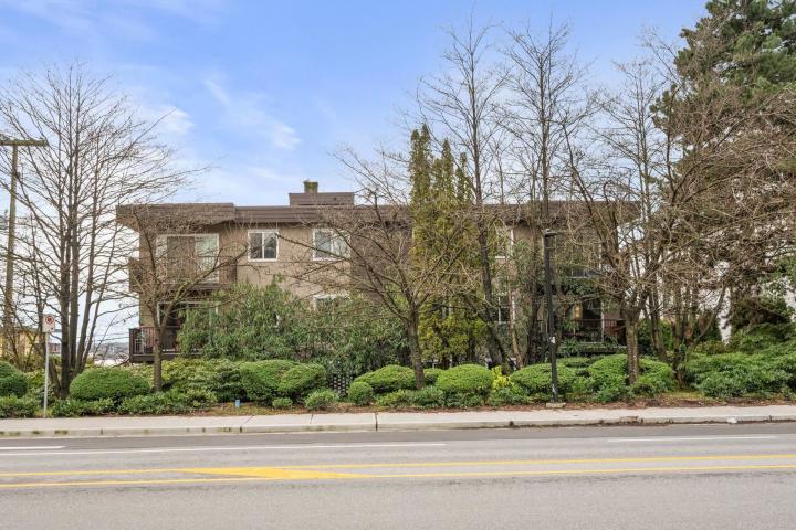 103 - 241 St. Andrews Avenue, Lower Lonsdale, North Vancouver 2
