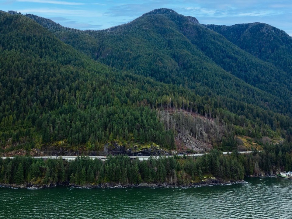 Photo 2 at 3 Strip Creek Landing, Howe Sound, West Vancouver
