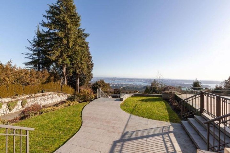 Photo 5 at 1167 Eyremount Drive, British Properties, West Vancouver