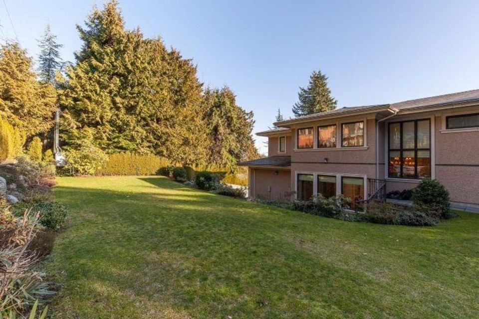 Photo 37 at 1167 Eyremount Drive, British Properties, West Vancouver