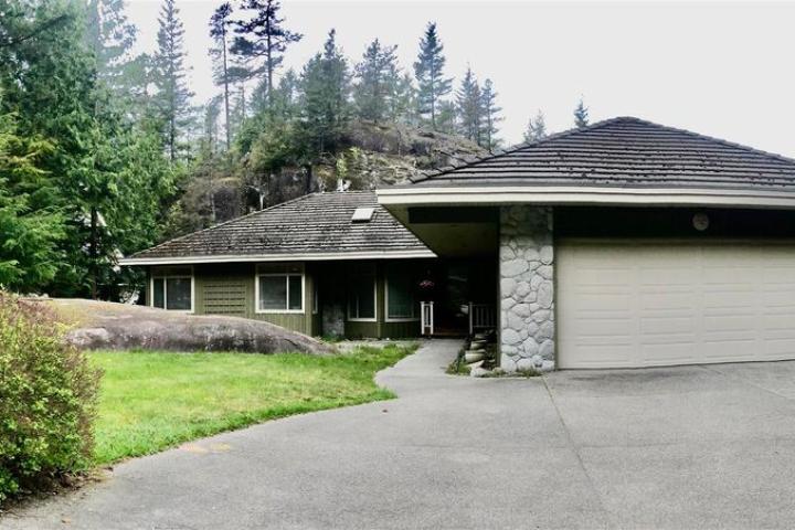 158 Stonegate Drive, Furry Creek, West Vancouver 2