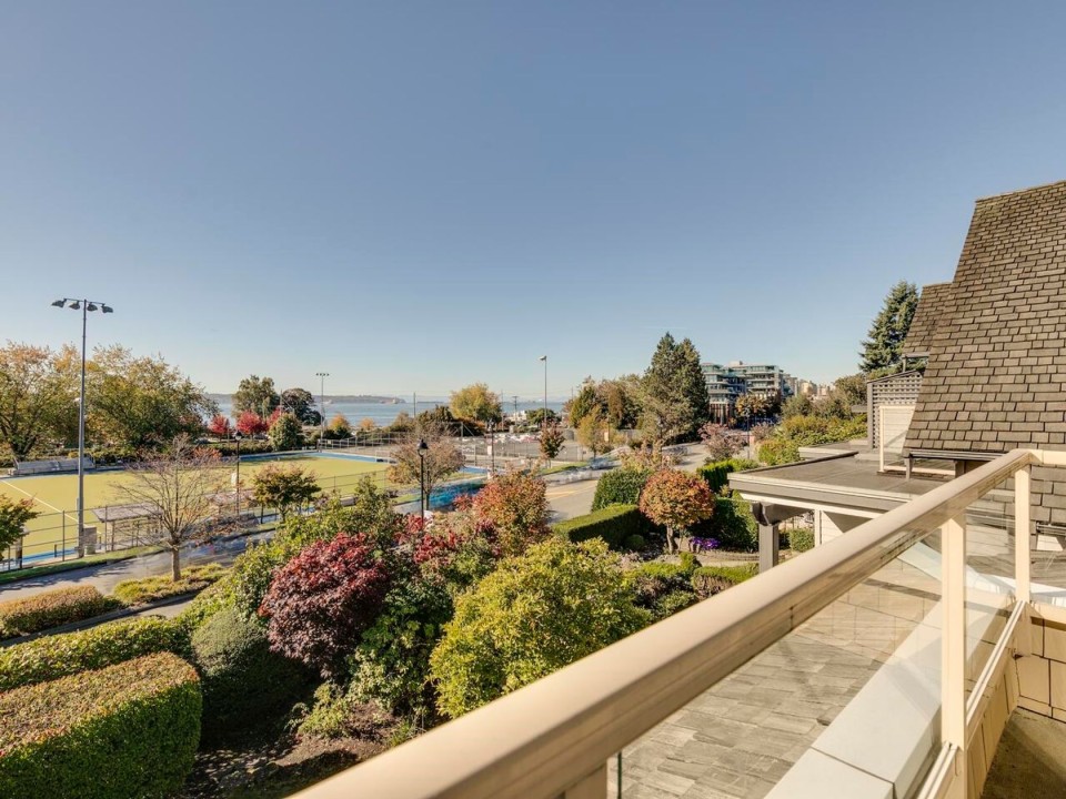 Photo 34 at 1207 Marine Drive, Ambleside, West Vancouver