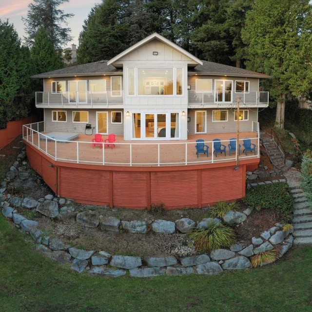 Photo 2 at 1371 Burnside Road, Chartwell, West Vancouver
