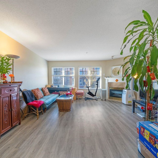 Photo 9 at 306 - 3595 W 26th Avenue, Dunbar, Vancouver West