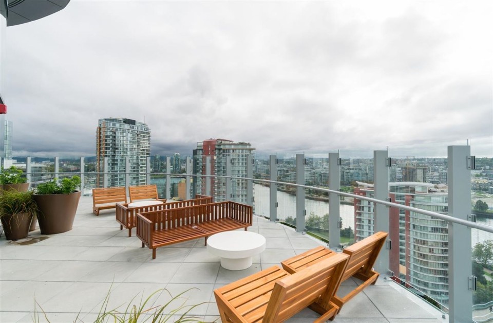 Photo 7 at 612 - 89 Nelson Street, Yaletown, Vancouver West