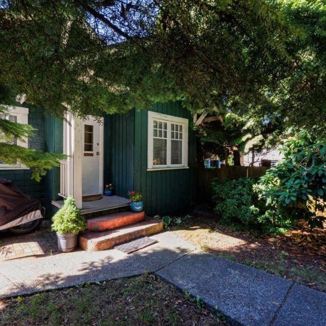 Photo 3 at 123 E Kings Road, Upper Lonsdale, North Vancouver