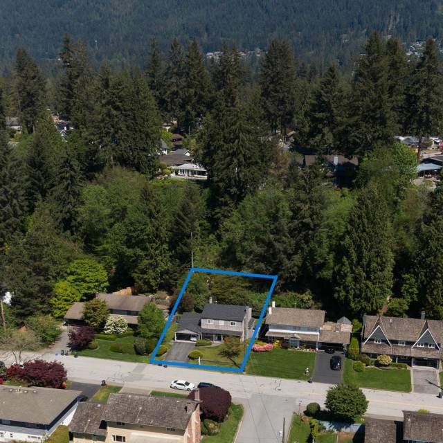 Photo 2 at 4062 Ruby Avenue, Edgemont, North Vancouver
