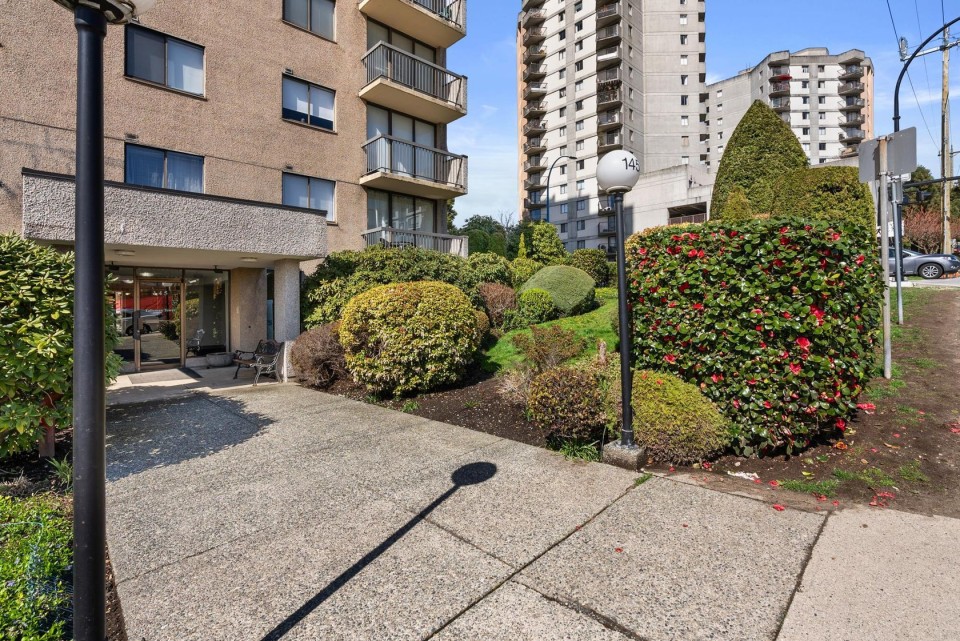 Photo 4 at 1803 - 145 St. George's Avenue, Lower Lonsdale, North Vancouver