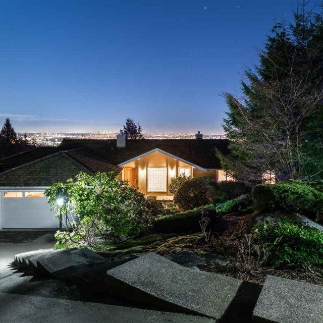 Photo 2 at 1440 Sandhurst Place, Chartwell, West Vancouver