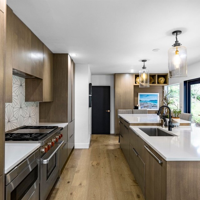 Photo 12 at 1715 Rosebery Avenue, Queens, West Vancouver