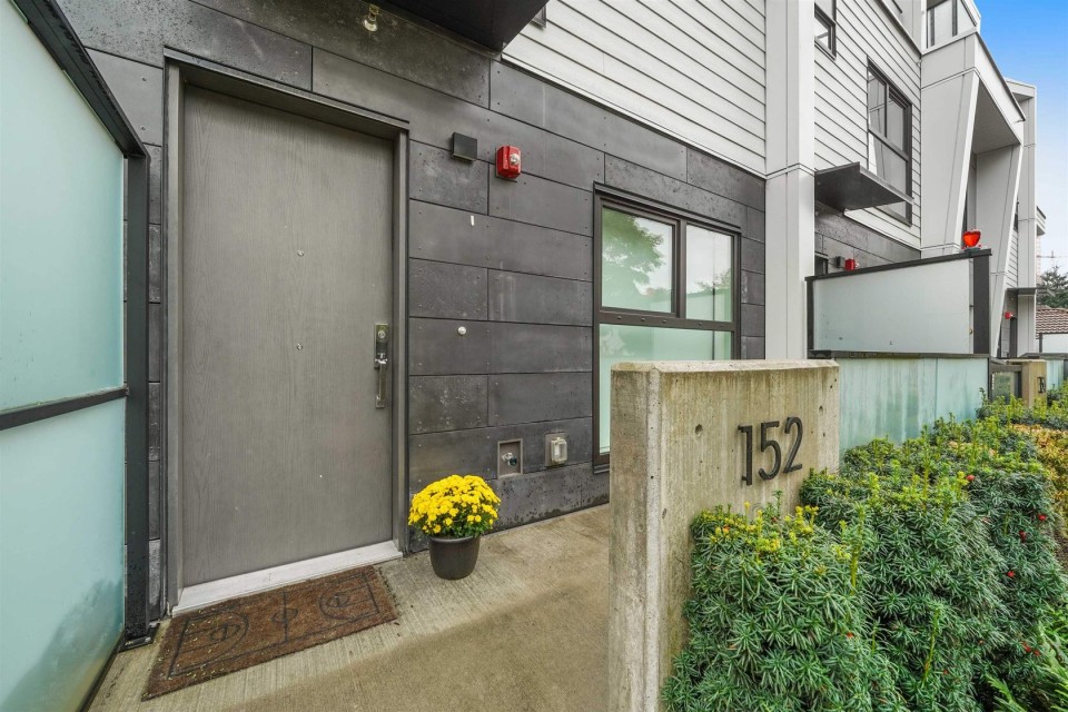 Photo 2 at 152 W Woodstock Avenue, Cambie, Vancouver West