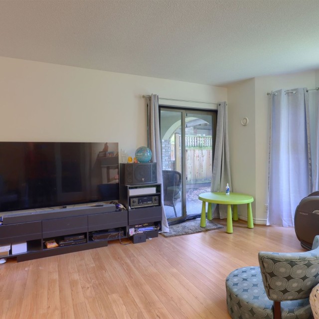 Photo 6 at 101 - 5650 Oak Street, Cambie, Vancouver West