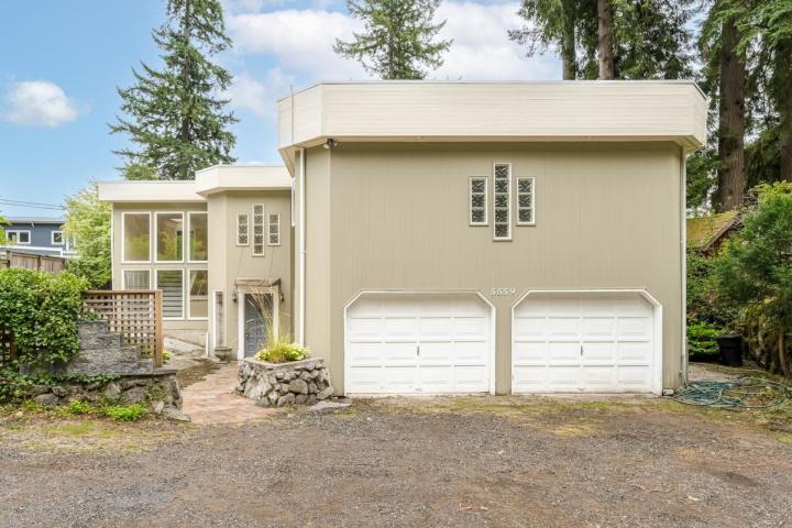5559 Indian River Drive, Woodlands-Sunshine-Cascade, North Vancouver 2