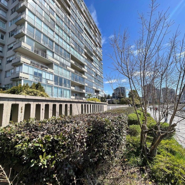 Photo 36 at 407 - 150 24th Street, Dundarave, West Vancouver