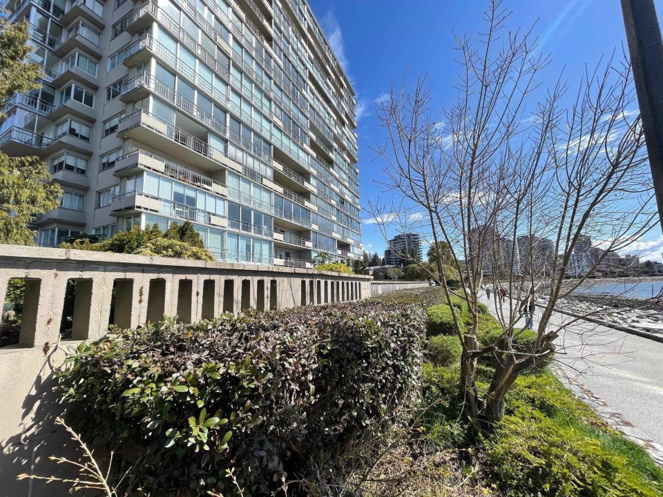 Photo 36 at 407 - 150 24th Street, Dundarave, West Vancouver