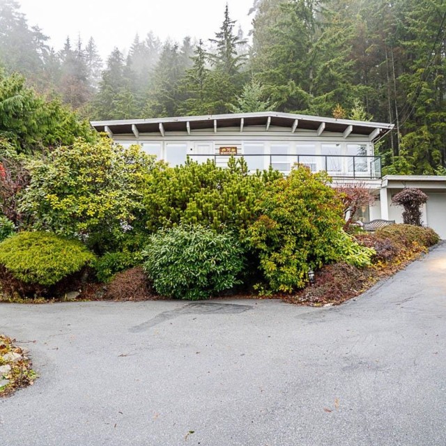 Photo 2 at 76 Bonnymuir Drive, Glenmore, West Vancouver