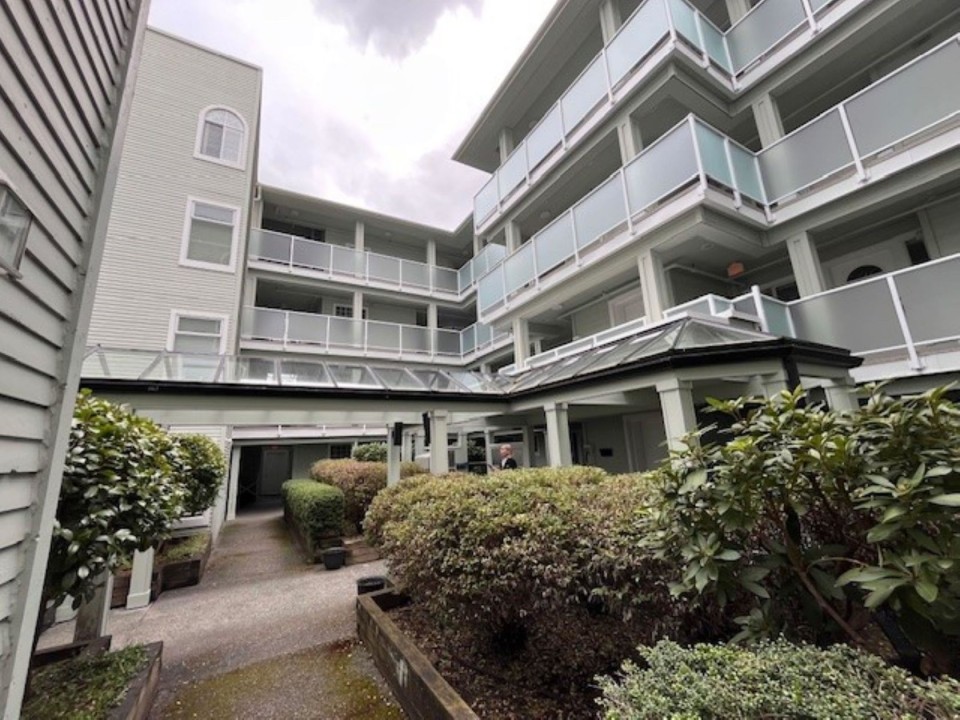 Photo 11 at 402 - 7580 Columbia Street, Marpole, Vancouver West