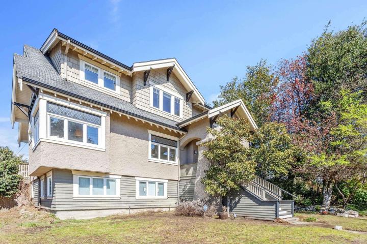 448 W 14th Street, Central Lonsdale, North Vancouver 2