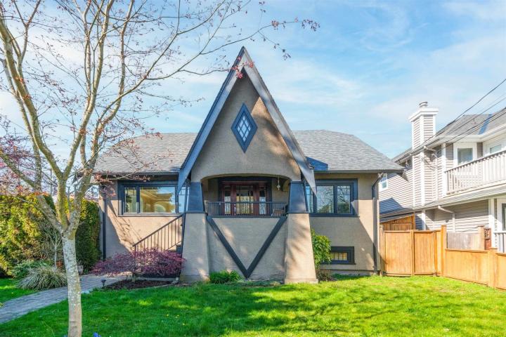 302 E 12th Street, Central Lonsdale, North Vancouver 2