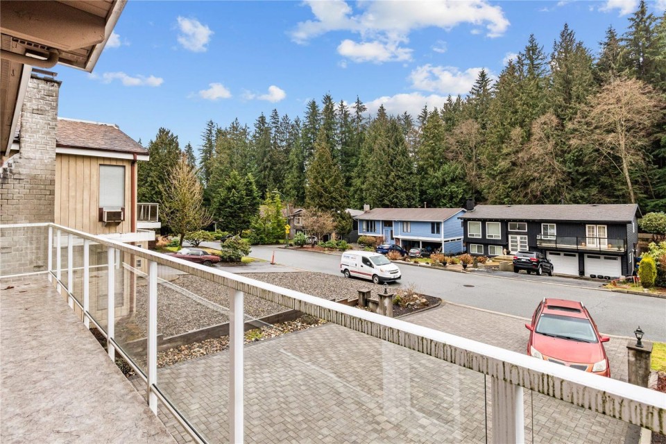 Photo 9 at 994 Hendecourt Road, Lynn Valley, North Vancouver