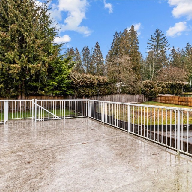 Photo 10 at 994 Hendecourt Road, Lynn Valley, North Vancouver