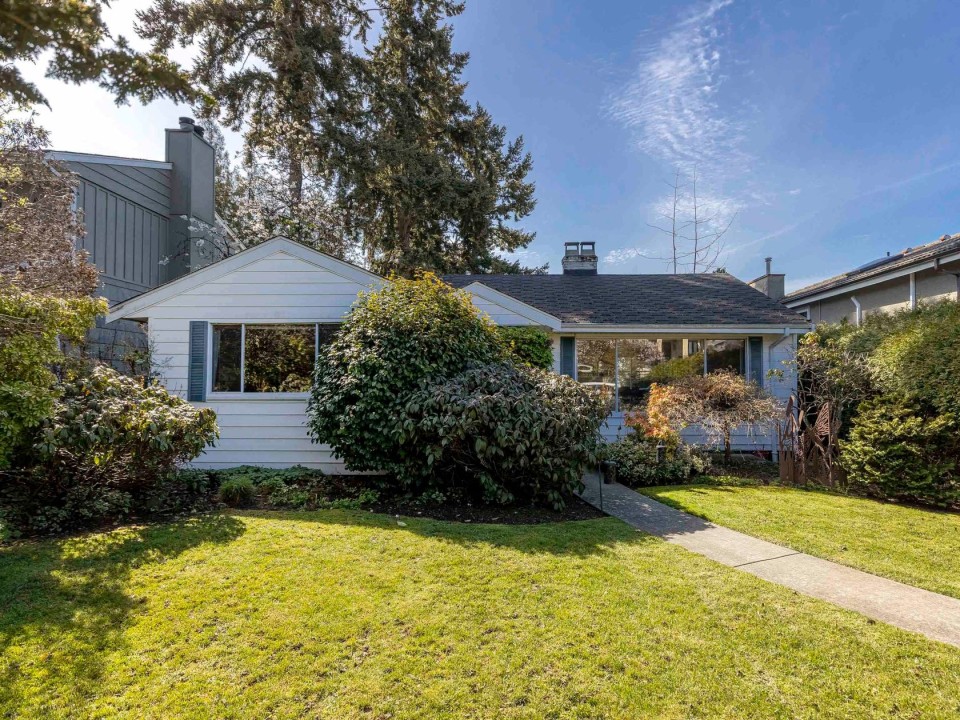 Photo 2 at 3870 W 38th Avenue, Dunbar, Vancouver West