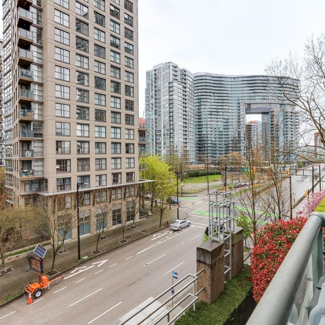 Photo 15 at 603 - 1008 Cambie Street, Yaletown, Vancouver West