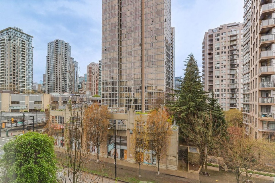 Photo 16 at 603 - 1008 Cambie Street, Yaletown, Vancouver West