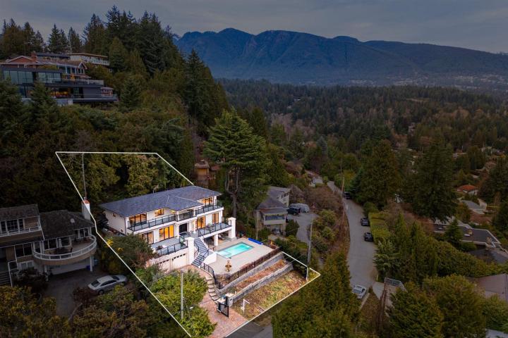 863 Younette Drive, Sentinel Hill, West Vancouver 2