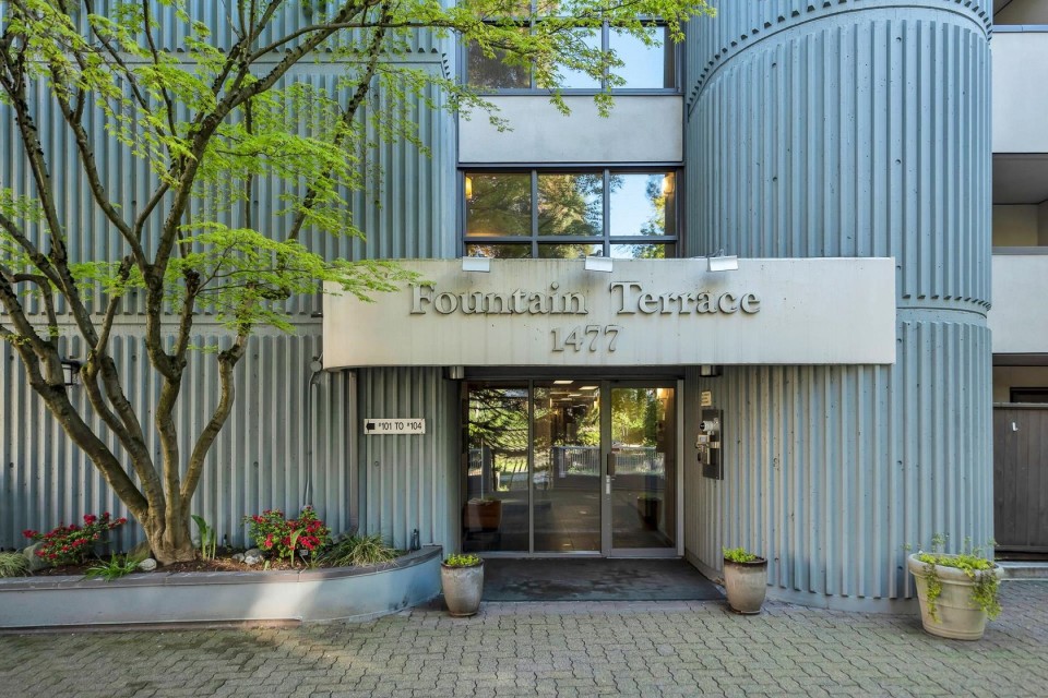 Photo 1 at 108 - 1477 Fountain Way, False Creek, Vancouver West