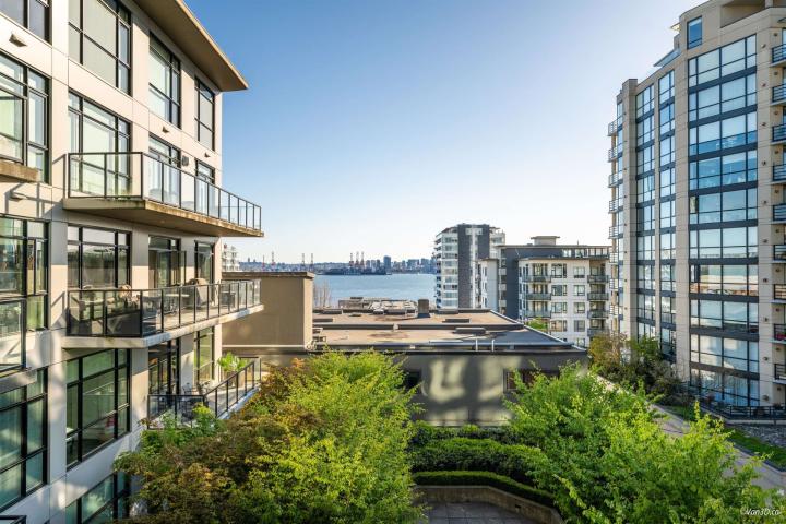 303 - 105 W 2nd Street, Lower Lonsdale, North Vancouver 2