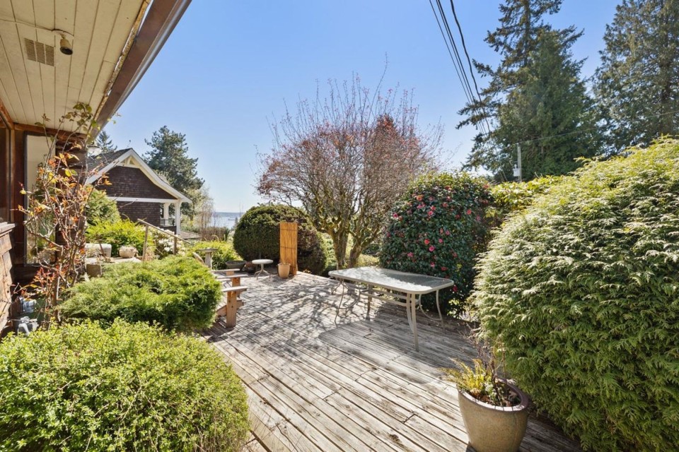 Photo 10 at 2665 Rosebery Avenue, Queens, West Vancouver