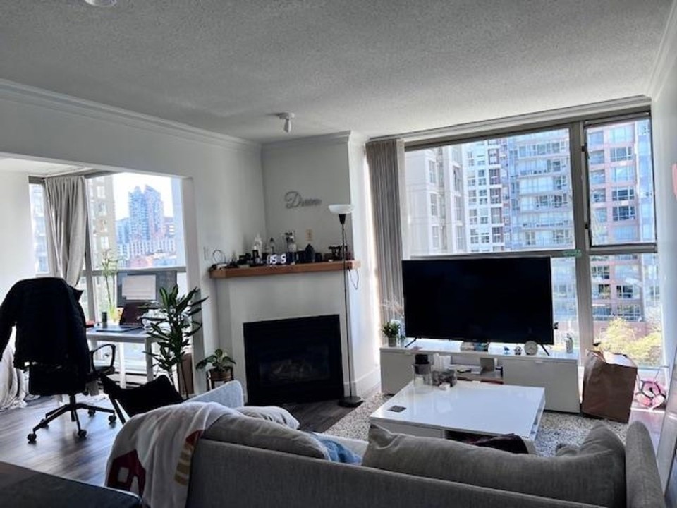 Photo 6 at 807 - 928 Richards Street, Yaletown, Vancouver West