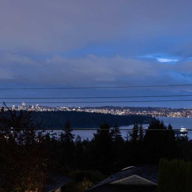 Photo 4 at 1895 Rosebery Avenue, Queens, West Vancouver