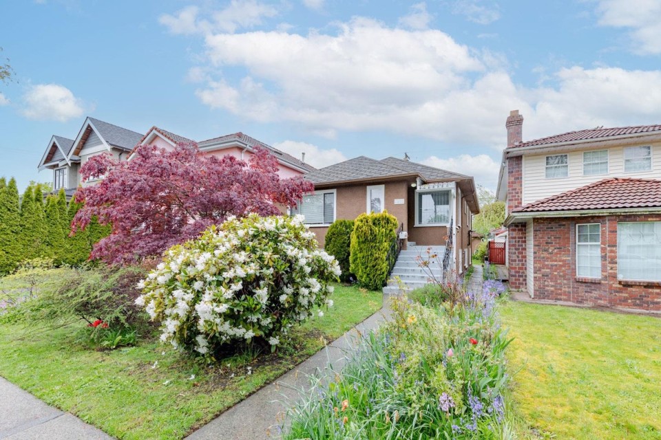 Photo 2 at 1239 W 64th Avenue, Marpole, Vancouver West