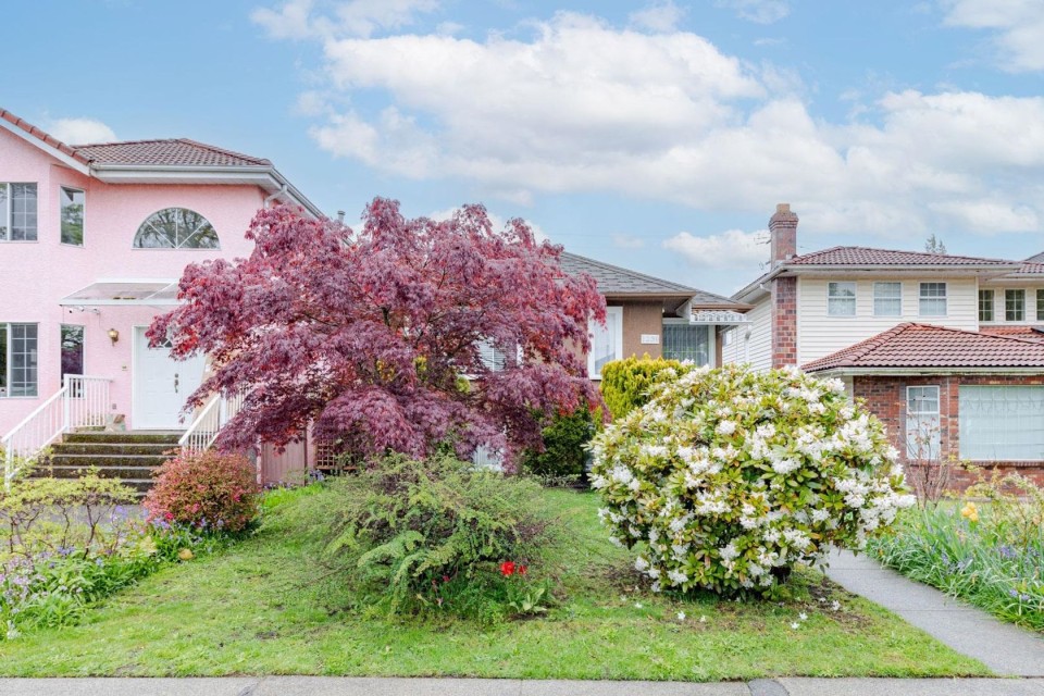 Photo 3 at 1239 W 64th Avenue, Marpole, Vancouver West