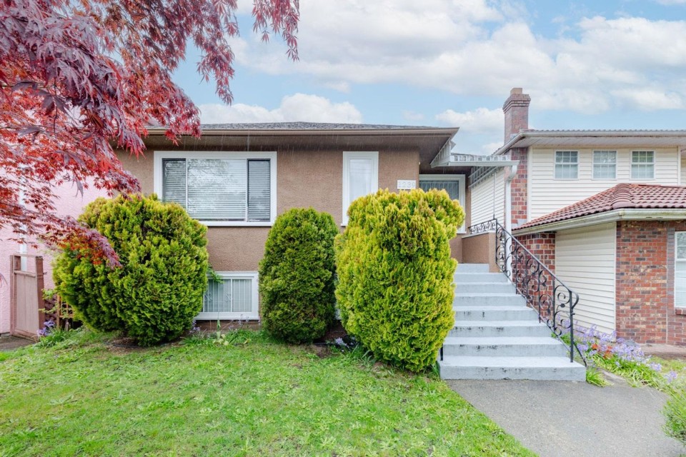 Photo 4 at 1239 W 64th Avenue, Marpole, Vancouver West
