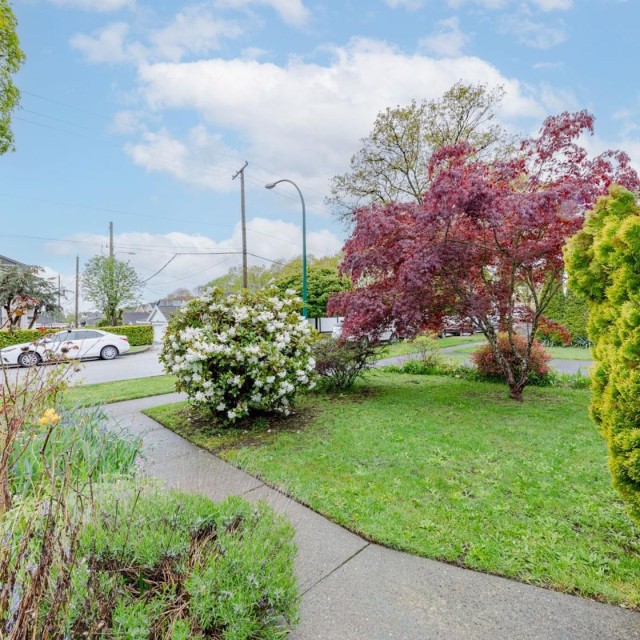 Photo 9 at 1239 W 64th Avenue, Marpole, Vancouver West
