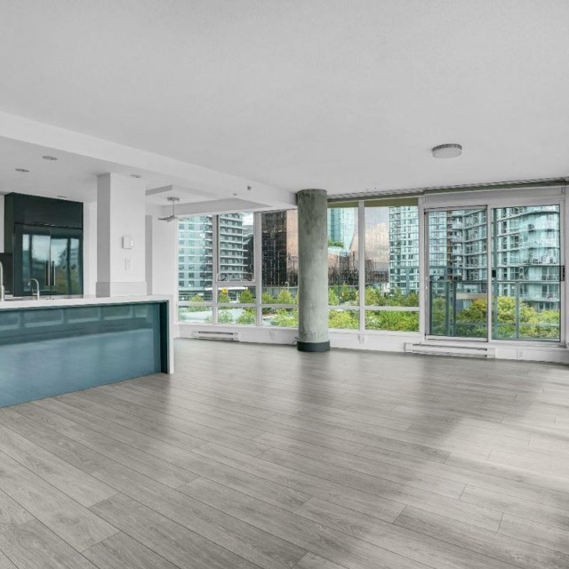 Photo 4 at 606 - 980 Cooperage Way, Yaletown, Vancouver West